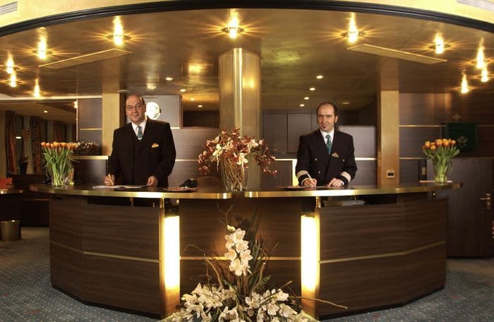 Amadeus River Cruises - Amadeus Royal - Reception.jpg